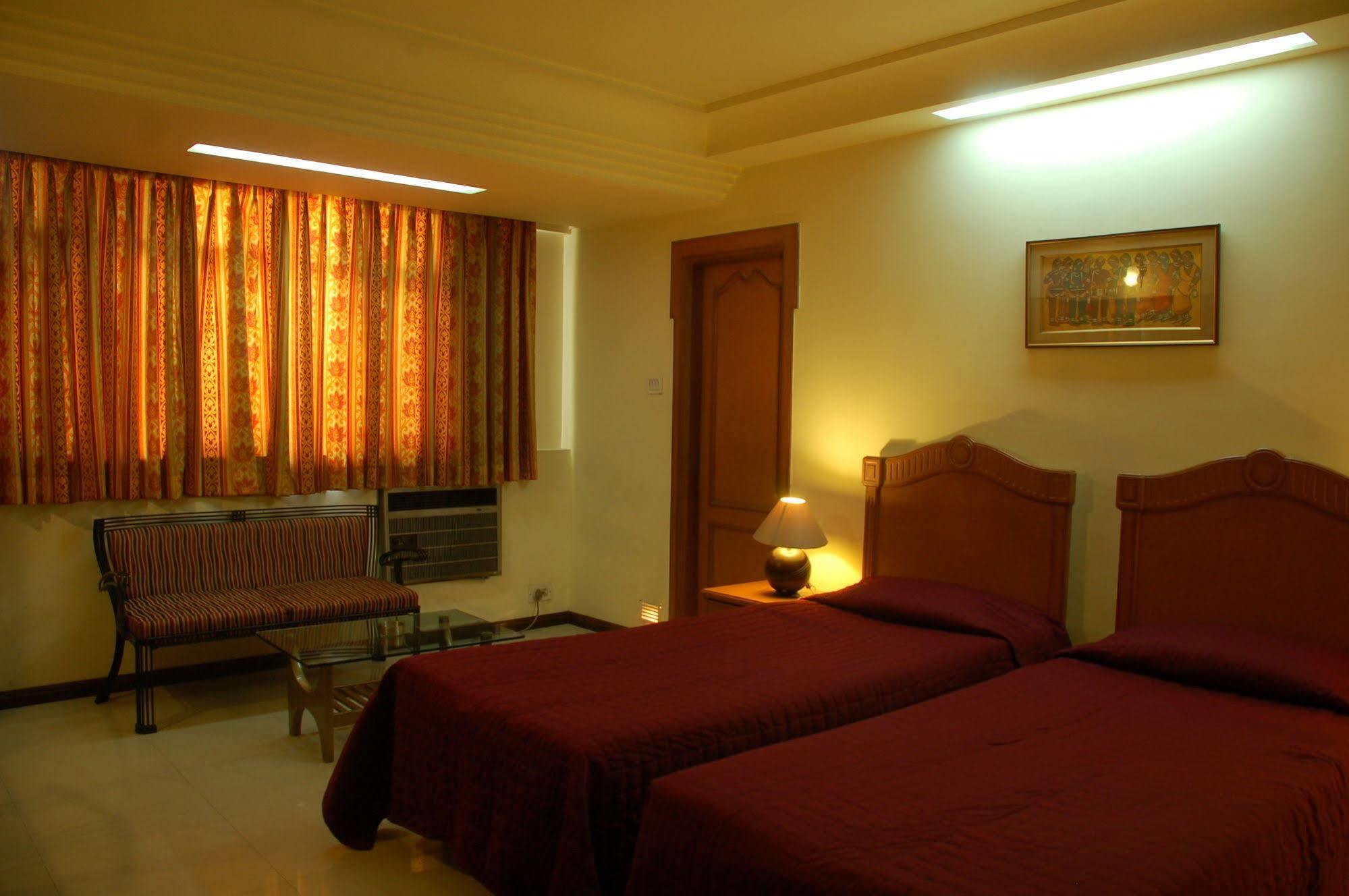 Park Palace Hotel Калькутта Экстерьер фото