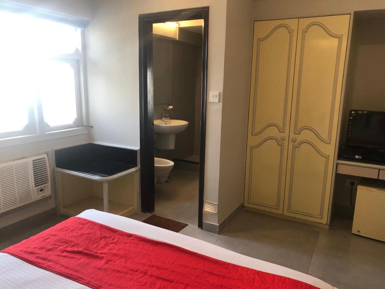 Park Palace Hotel Калькутта Экстерьер фото